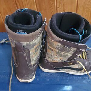 Vans high standard snowboarding  boots size 11